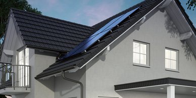 Ein Dach mit einer Photovoltaik-Solarthermie